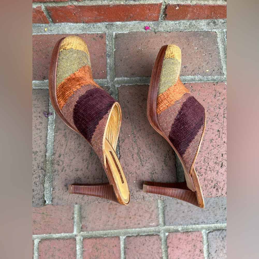 Vintage Tapestry Mules - Picture 3 of 6